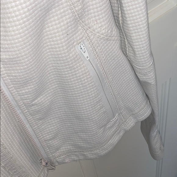 Lululemon cream athletic running jacket - Picture 4 of 4